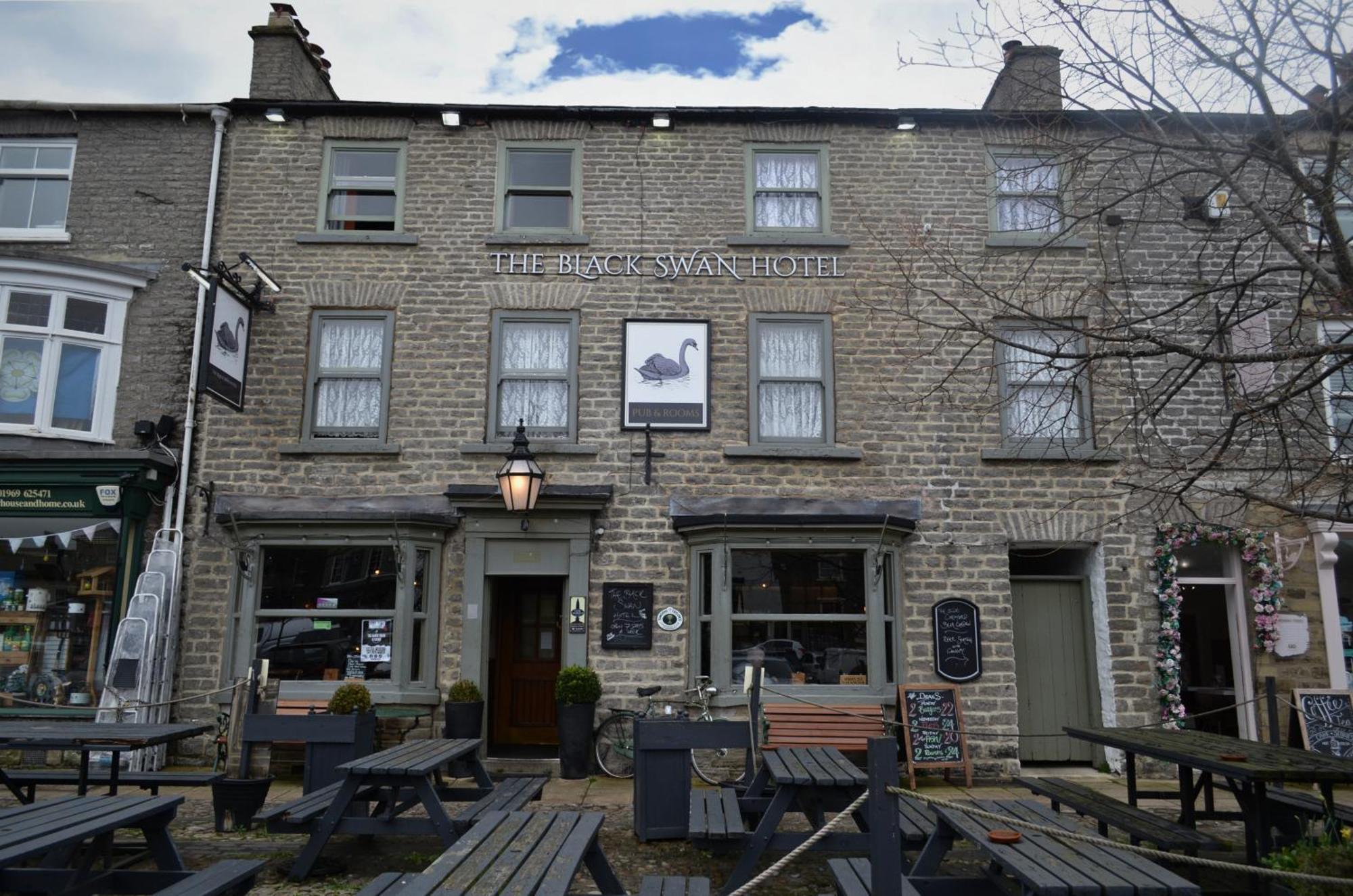 The Black Swan Hotel Leyburn Exterior foto